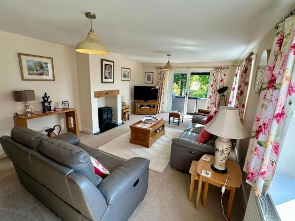 WhatsApp Image 2025-08-13 at 19.59.13_03c5e539 - C