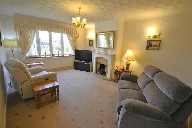 3 bed Semi-Detached Bungalow for sale Image 3
