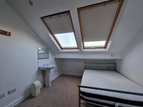 6 bed Terraced to rent Image 10