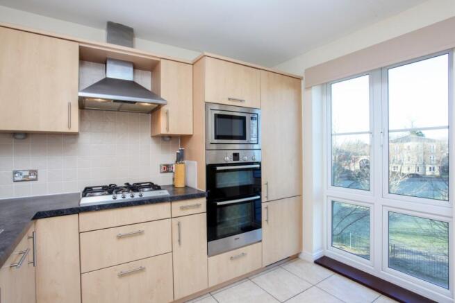 25 Trevelyan Cour...