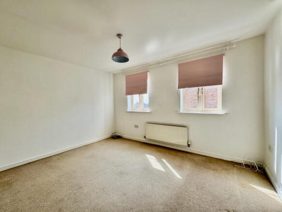 3 bed Town House to rent Image 10