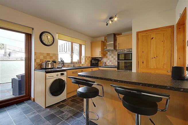 Kitchen Diner2_result.jpg