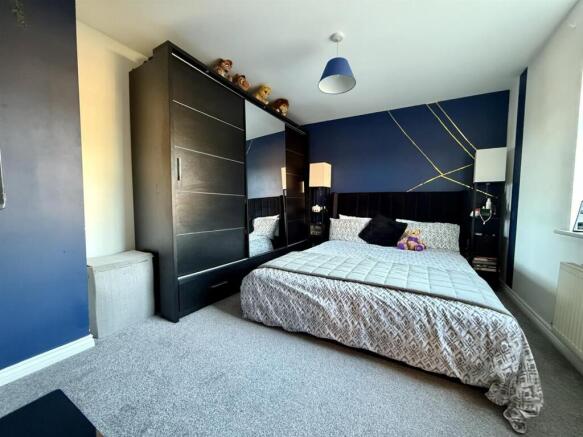 Bed1.jpg