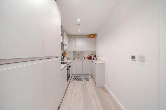 1405823-6-6985c05...