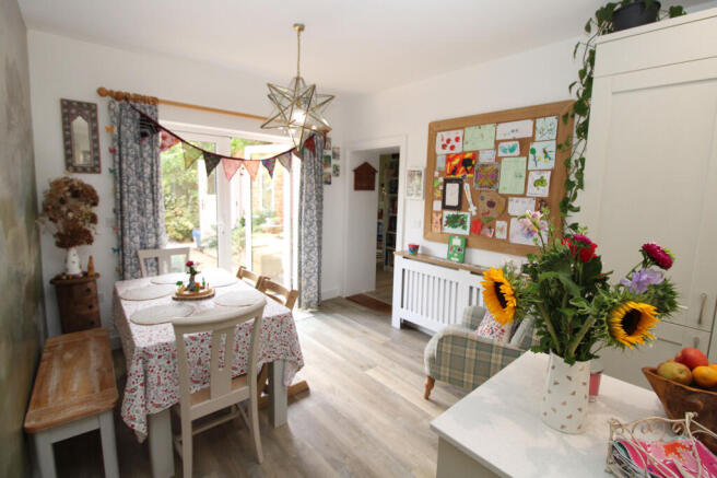 Apple Dell View, Overton, Hampshire photo 4