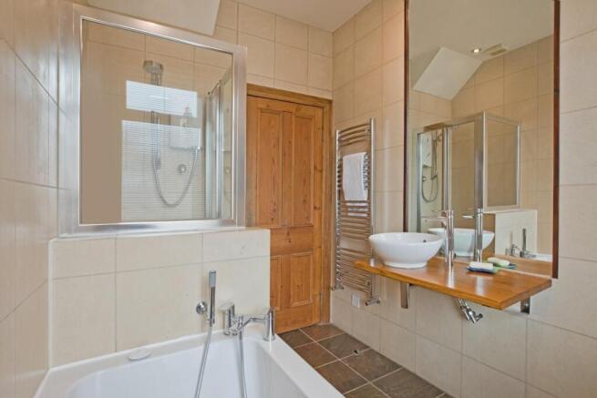 4 bed Terraced for sale Image 8