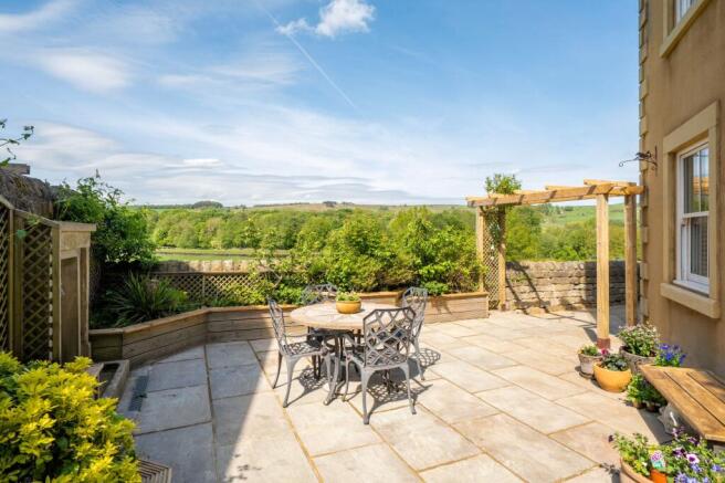 5 bed Detached for sale Image 11