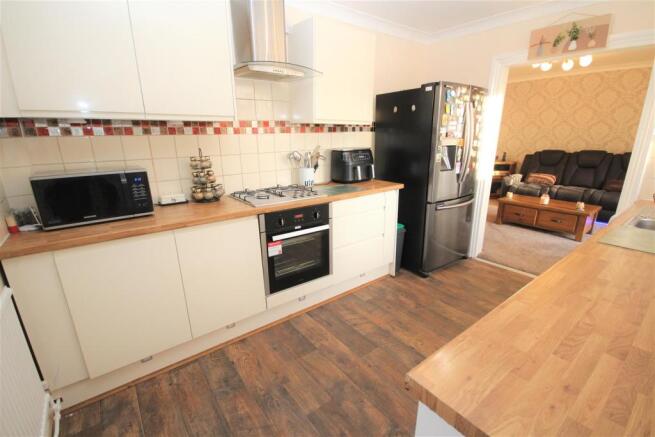 kitchen 1.jpg