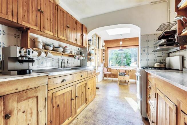 Kitchen: