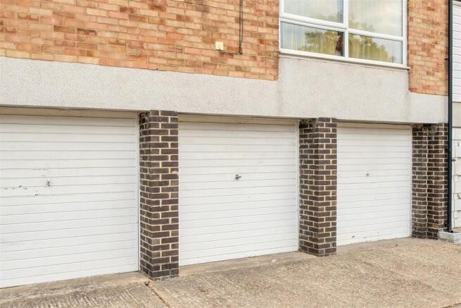 Garage.jpg