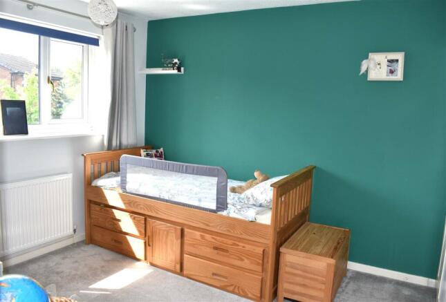bedroom 2a.JPG