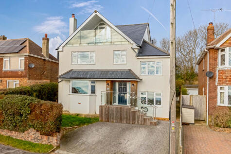 Ring Road, North Lancing, BN15