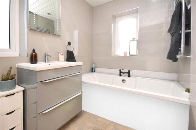 3 bed Semi-Detached for sale Image 4