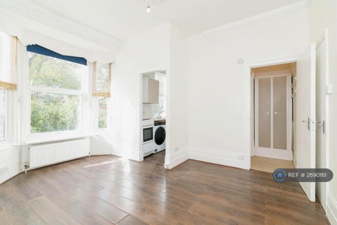 Living Room Through To Kitchen