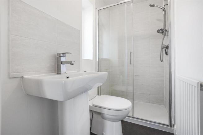 Bedroom 1f_ensuite.jpg