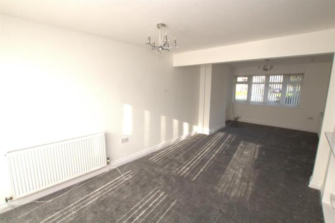 3 bed House to rent Image 5