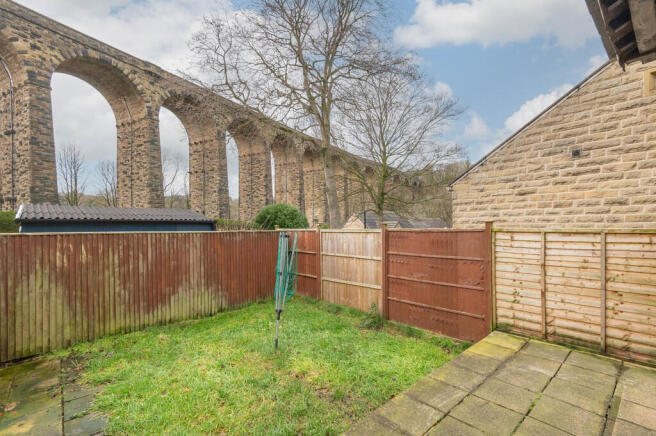 3 bed Semi-Detached for sale Image 12