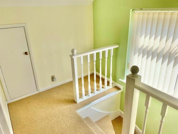 FIRST FLOOR LANDING