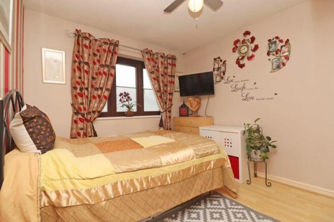 BEDROOM 2