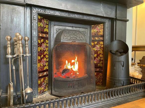 Living Room Fireplace (1)