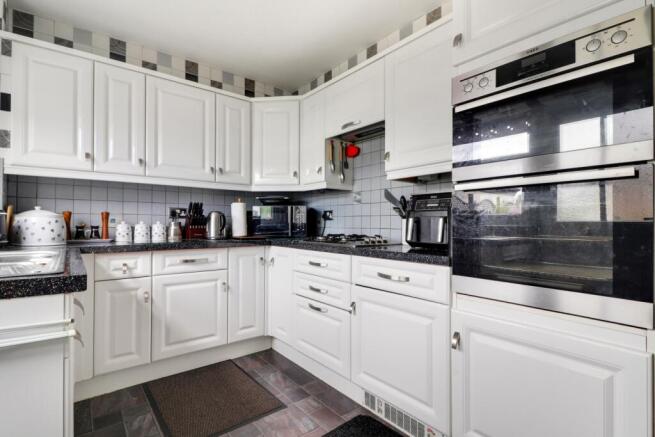 3 bed Semi-Detached for sale Image 11