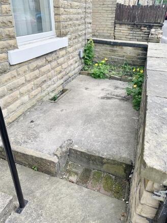 Patio to front 
