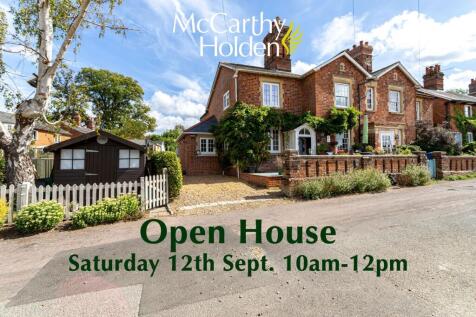 Cricket Green, Hartley Wintney, RG27