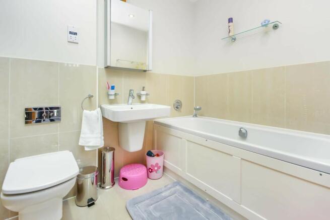 Family Bathroom 