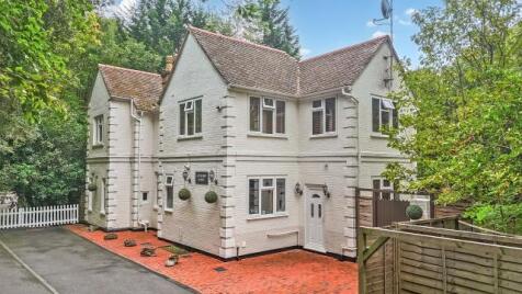 London Road, Windlesham