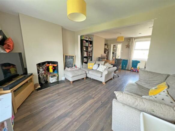 Lounge/ Dining room