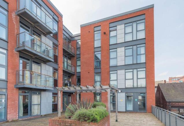 2 bed Apartment to rent Image 7