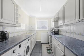 Flat 6, Hawth Valley Court, Surrey Road, Seaford BN25 2NF
