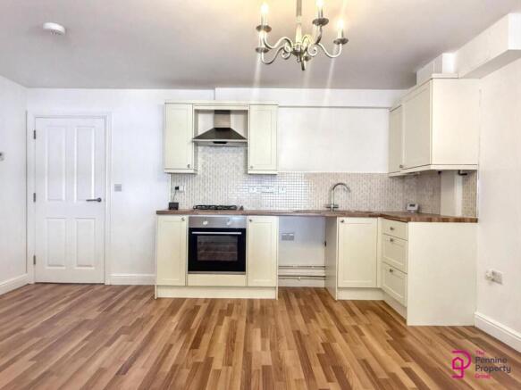 2 bed Apartment to rent Image 4