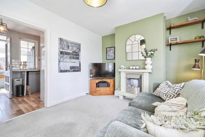 2 bed Semi-Detached for sale Image 6