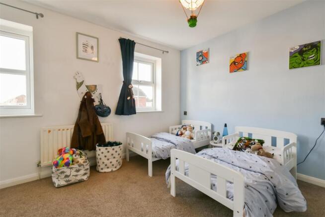 bedroom 2.JPG