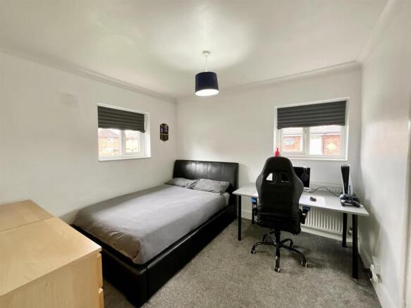 3 bed House to rent Image 11