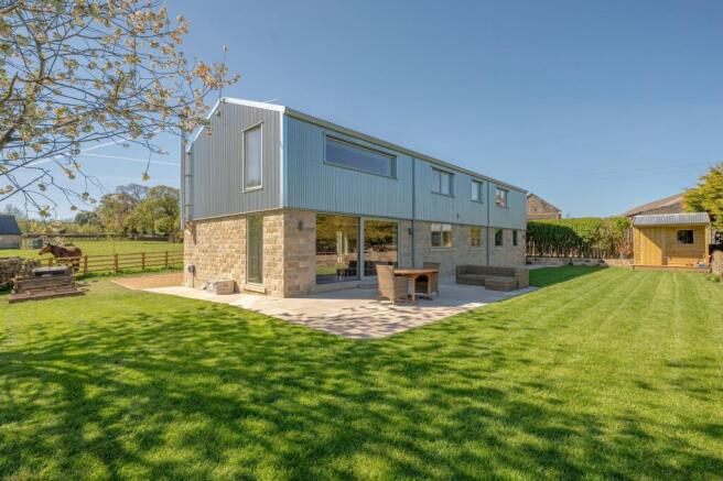 4 bed Detached for sale in swarcliffe north yorkshire