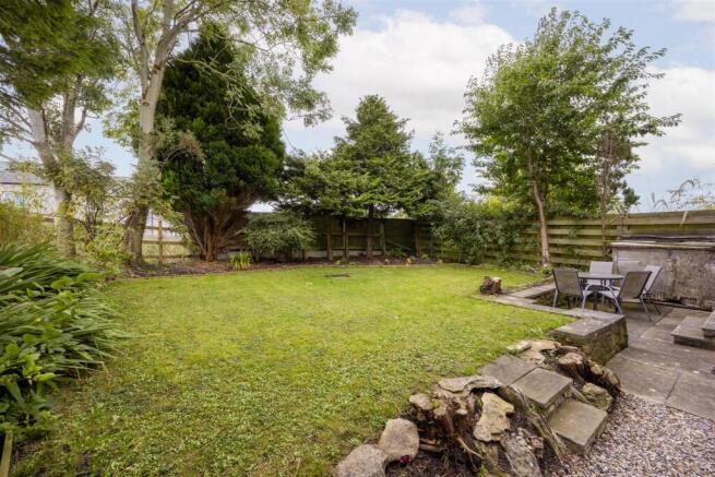 6 Manor Close, Ingleton photo 4