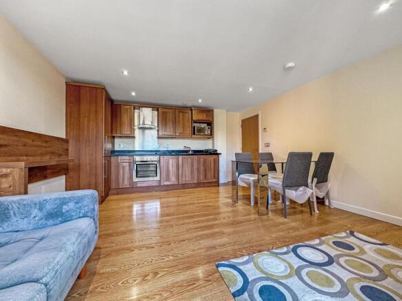 1 bed Apartment to rent Image 4