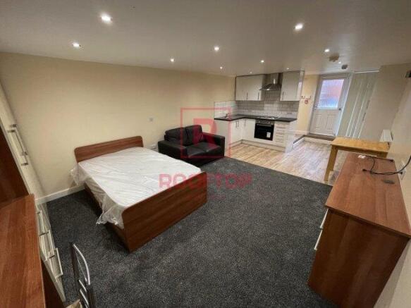 back-brudenell-grove-ls6-1fs-1059255