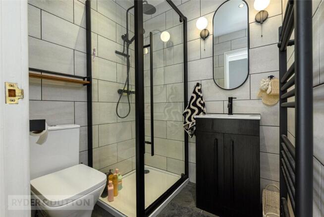 2 bed Terraced to rent Image 11