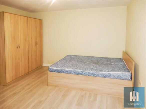 2 bed Apartment to rent Image 4
