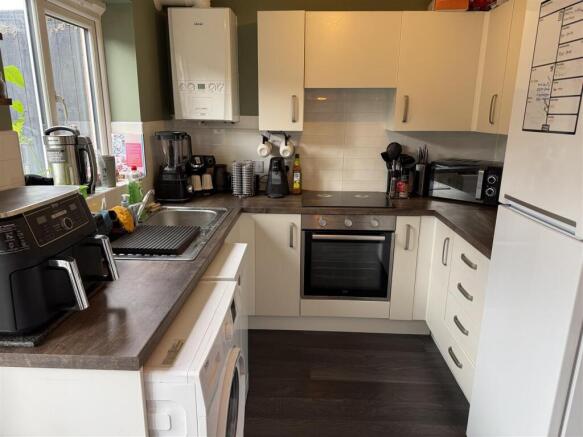 2 bed Semi-Detached for sale Image 6