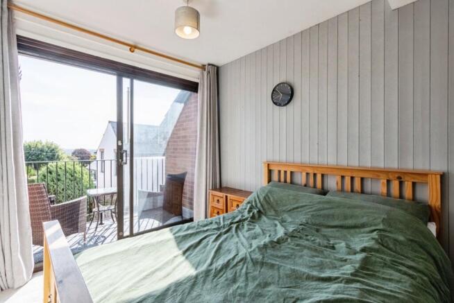 4 bed Semi-Detached for sale Image 12