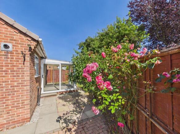 2 bed Detached Bungalow for sale Image 12