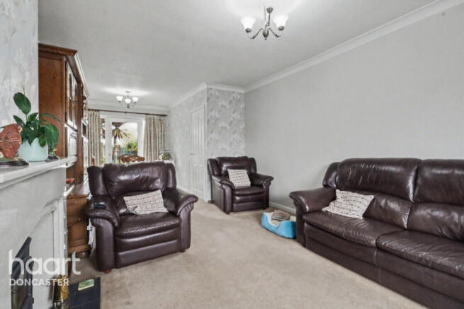 3 bed Semi-Detached for sale Image 6