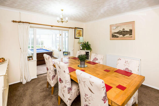 Sitting/Dining Room