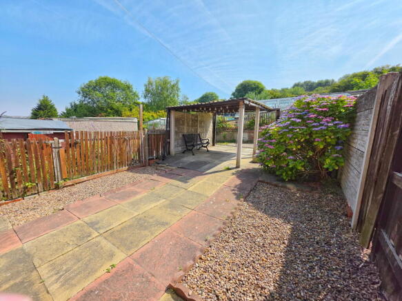 2 bed Semi-Detached for sale Image 11