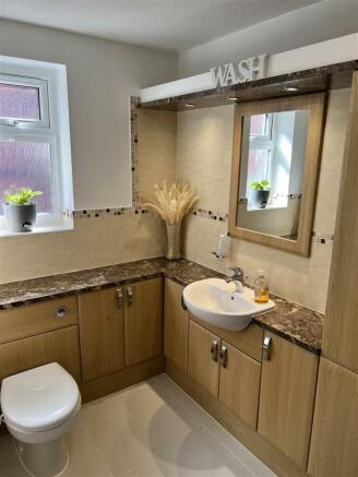 ShowerRoom3.jpg