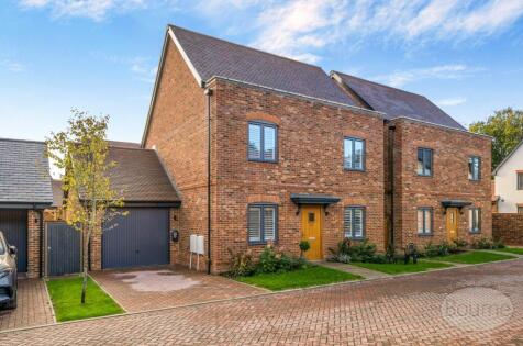 Old Farm Close, Petersfield, Hampshire, GU31